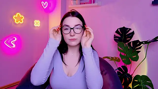 AliceChanel online show from February 4, 2026, 3:12 am