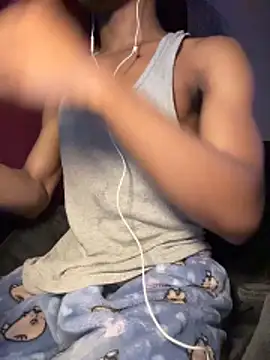 Snapshot of vexahleah chatting on April 19, 2026, 11:18 pm vexahleah online show from April 19, 2026, 11:18 pm