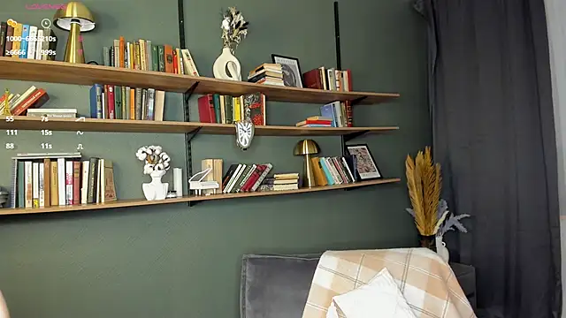 JuliannaLeiding online show from February 16, 2026, 7:12 pm