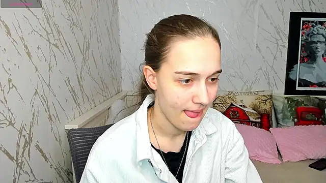 Alisa  Hall online show from February 1, 2026, 6:55 am