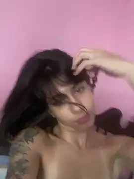 Snapshot of casal_atrevido chatting on February 6, 2026, 12:01 pm casal atrevido online show from February 6, 2026, 12:01 pm