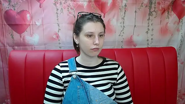 LilianaShine online show from April 30, 2026, 5:14 am