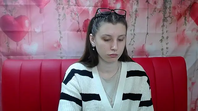 LilianaShine online show from February 9, 2026, 6:55 am