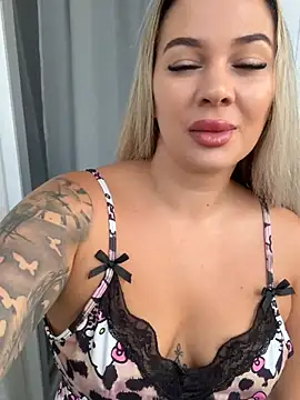 Snapshot of sexybatwomen33 chatting on July 23, 2026, 5:16 am sexybatwomen33 online show from July 23, 2026, 5:16 am