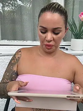 Snapshot of sexybatwomen33 chatting on July 2, 2026, 3:07 pm sexybatwomen33 online show from July 2, 2026, 3:07 pm