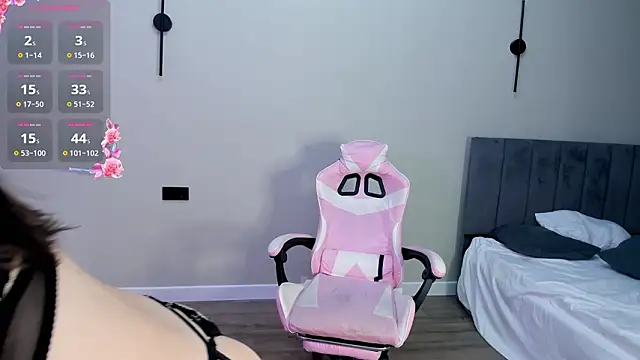 Snapshot of millaa_bella chatting on March 6, 2026, 1:06 pm millaa bella online show from March 6, 2026, 1:06 pm