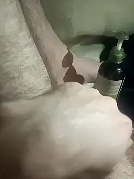 Snapshot of Erkegin001 chatting on March 16, 2026, 11:18 pm Erkegin001 online show from March 16, 2026, 11:18 pm