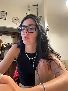 Snapshot of alibi_room chatting on June 3, 2026, 6:23 pm alibi room online show from June 3, 2026, 6:23 pm