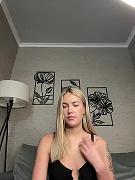 Snapshot of xXKelly_bonb0nXx chatting on July 15, 2026, 4:03 pm xXKelly bonb0nXx online show from July 15, 2026, 4:03 pm