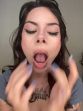 Isalove99 online show from February 25, 2026, 1:33 pm