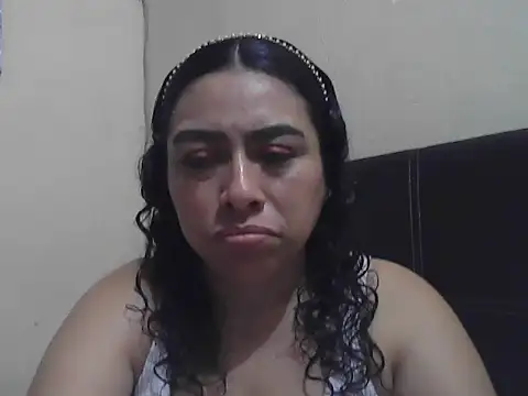 Snapshot of DalilahMx chatting on August 6, 2026, 1:33 am DalilahMx online show from August 6, 2026, 1:33 am