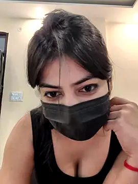 Confident chic online show from February 13, 2026, 2:06 pm