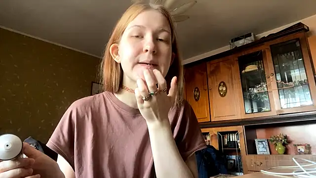 LaureenVielma online show from March 19, 2026, 7:19 am