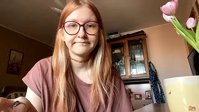 LaureenVielma online show from March 10, 2026, 7:23 am