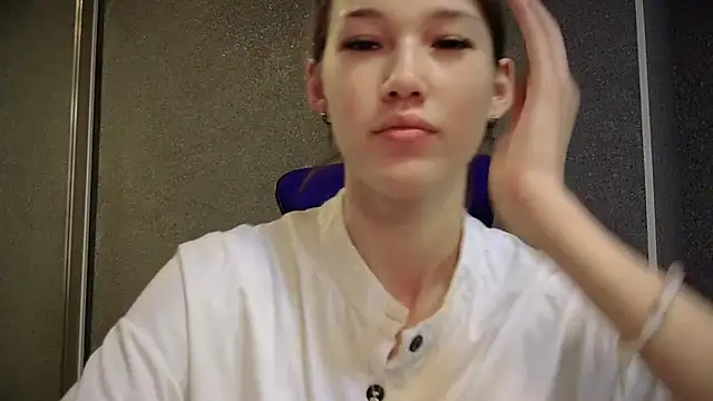 lilXdomiii online show from May 6, 2026, 9:46 am