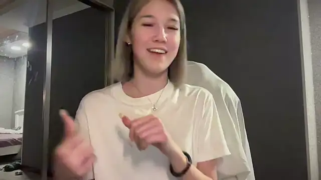 lilXdomiii online show from February 15, 2026, 8:52 pm