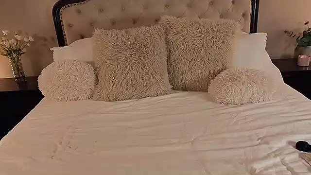 Hot Wife Amber online show from February 11, 2026, 1:27 am