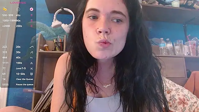 Snapshot of ahungkittykat chatting on May 15, 2026, 6:50 pm ahungkittykat online show from May 15, 2026, 6:50 pm