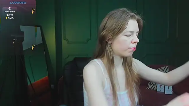 Snapshot of _Tina_Tayllor_ chatting on May 6, 2026, 8:35 pm Tina Tayllor online show from May 6, 2026, 8:35 pm