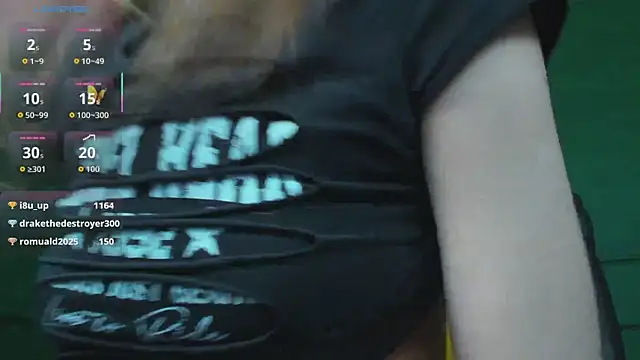 Snapshot of _Tina_Tayllor_ chatting on April 24, 2026, 2:57 am Tina Tayllor online show from April 24, 2026, 2:57 am