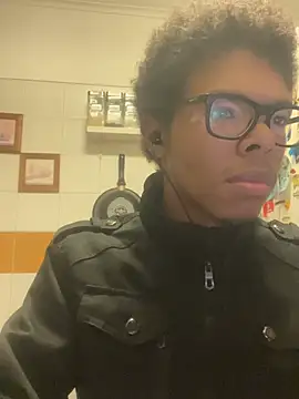 ELPikaPreta online show from February 5, 2026, 4:08 am