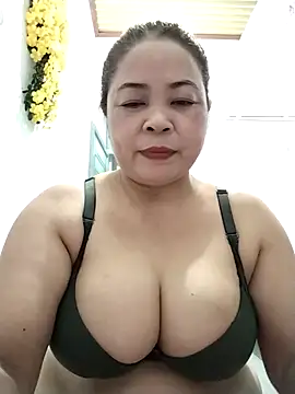 Baby-bigtits2026 online show from May 9, 2026, 1:47 pm