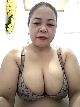 Baby-bigtits2026 online show from May 12, 2026, 10:10 am