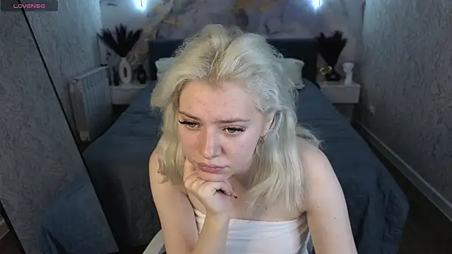 Kate Krose online show from February 18, 2026, 1:14 am