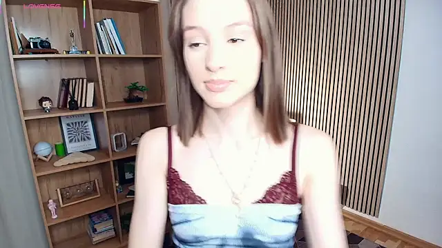 LianneBynon online show from July 16, 2026, 8:44 am
