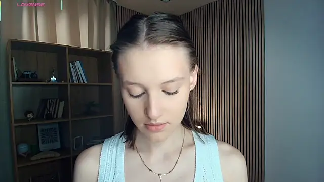 LianneBynon online show from July 19, 2026, 8:34 am
