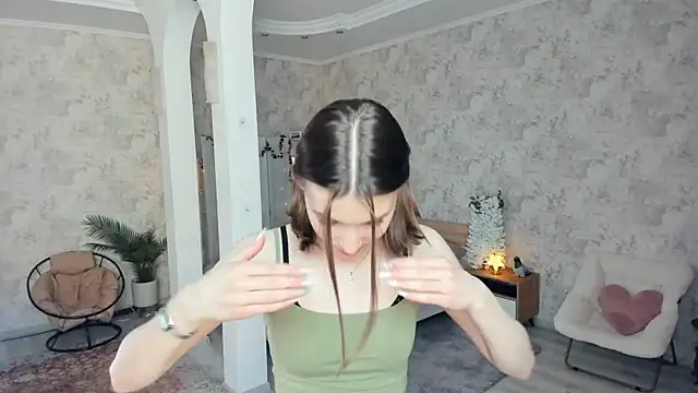 LianneBynon online show from May 2, 2026, 8:08 am