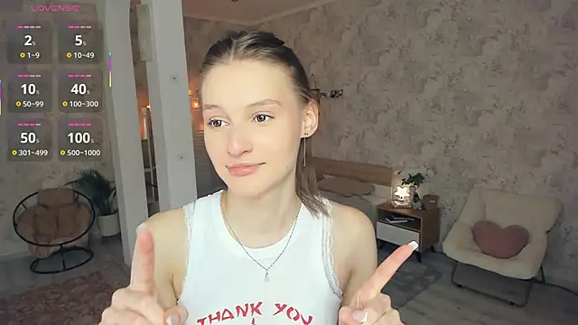 LianneBynon online show from June 8, 2026, 10:27 am