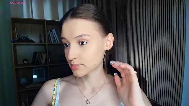 LianneBynon online show from August 2, 2026, 8:23 am