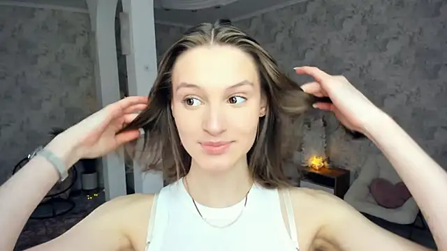 LianneBynon online show from April 24, 2026, 8:49 am