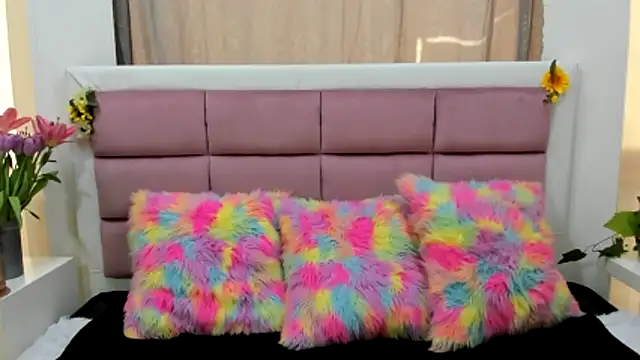 Keiry Paloma online show from February 9, 2026, 1:53 pm