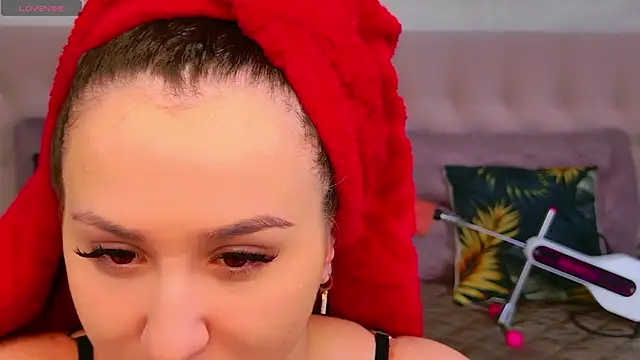 JasminUqueen online show from February 10, 2026, 1:15 am