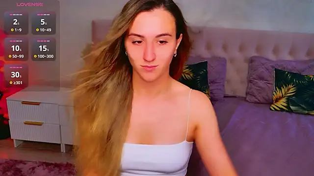 JasminUqueen online show from August 6, 2026, 1:22 am