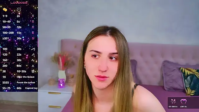 JasminUqueen online show from May 7, 2026, 1:43 am