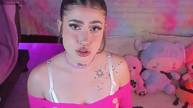 Snapshot of Tamara_uwu chatting on April 15, 2026, 10:54 pm Tamara uwu online show from April 15, 2026, 10:54 pm