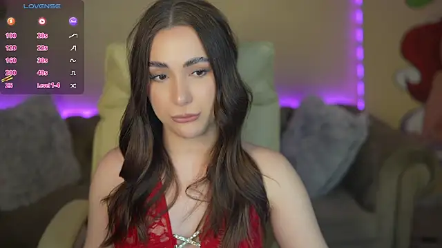 Snapshot of OliviaMoore_ chatting on June 19, 2026, 12:55 pm OliviaMoore online show from June 19, 2026, 12:55 pm