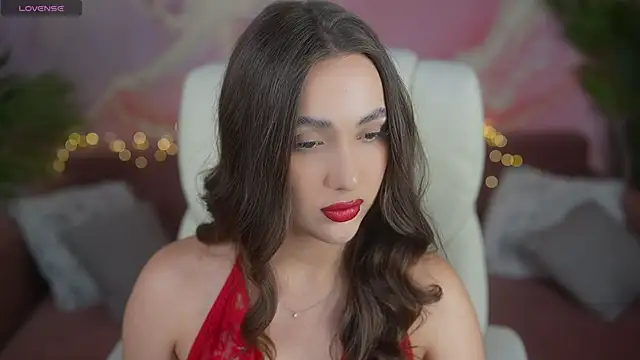 Snapshot of OliviaMoore_ chatting on July 24, 2026, 6:59 pm OliviaMoore online show from July 24, 2026, 6:59 pm