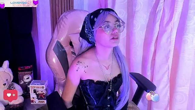 YukkyKuran  online show from February 4, 2026, 2:28 am