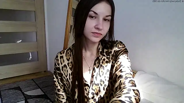 JuliaLovely online show from April 23, 2026, 1:57 pm