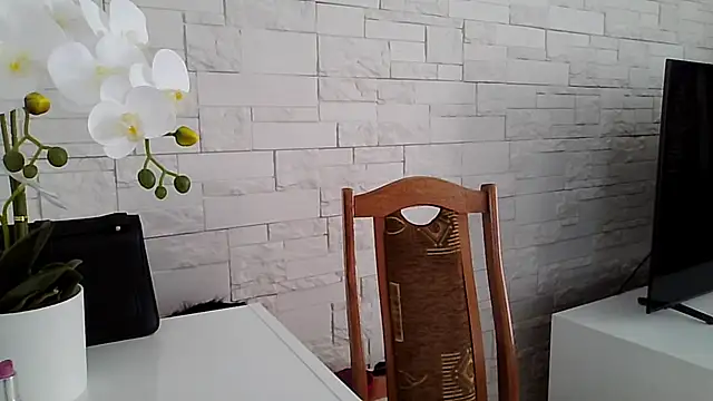 Snapshot of JuliaLovely chatting on June 9, 2026, 2:18 pm JuliaLovely online show from June 9, 2026, 2:18 pm