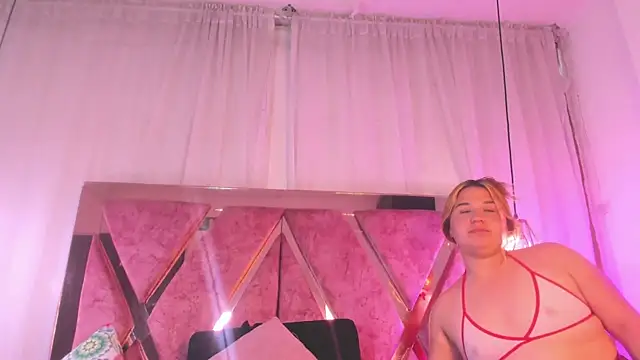 shantal cooper  online show from March 19, 2026, 7:25 pm