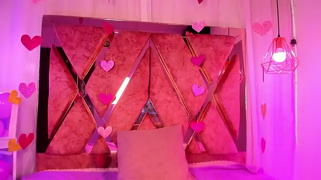 shantal cooper  online show from February 18, 2026, 7:10 pm