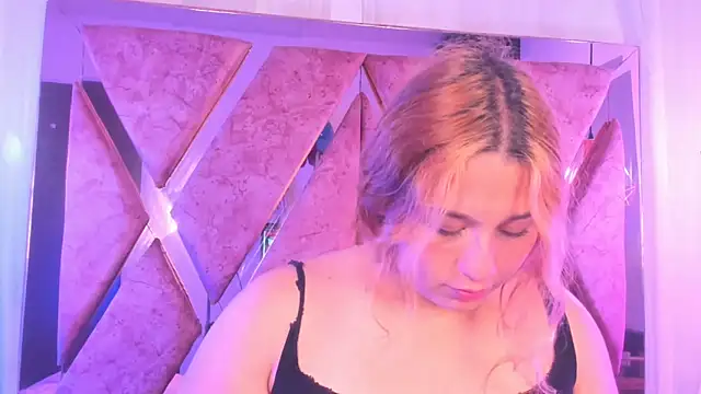 shantal cooper  online show from March 10, 2026, 8:02 pm