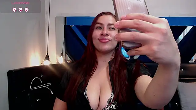 Snapshot of Alison-mar chatting on June 5, 2026, 7:19 pm Alison-mar online show from June 5, 2026, 7:19 pm