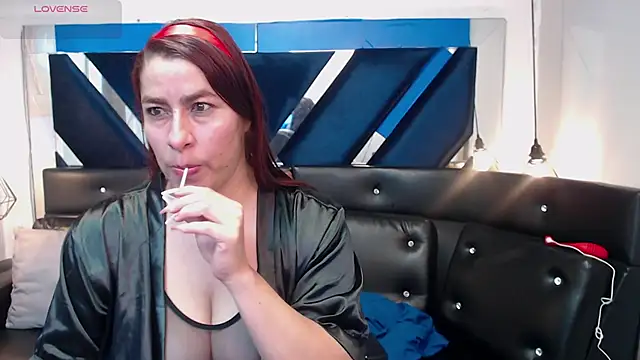 Snapshot of Alison-mar chatting on June 17, 2026, 7:46 pm Alison-mar online show from June 17, 2026, 7:46 pm