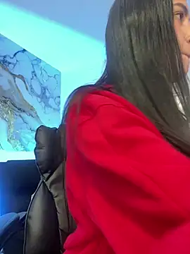 MAVI EC  online show from February 4, 2026, 8:15 pm